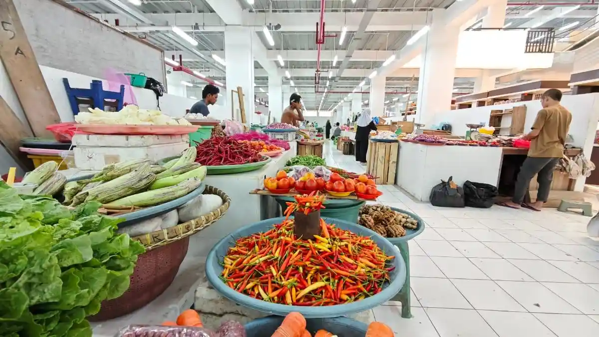Update Harga Bumbu Dapur di Pasar Mardika: Cabai Anjlok, Lemon Cina Naik Drastis 