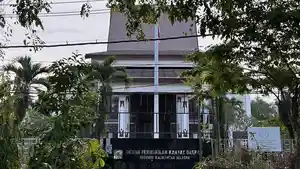 gedung-DPRD-Kalsel-di-Banjarmasin.jpg
