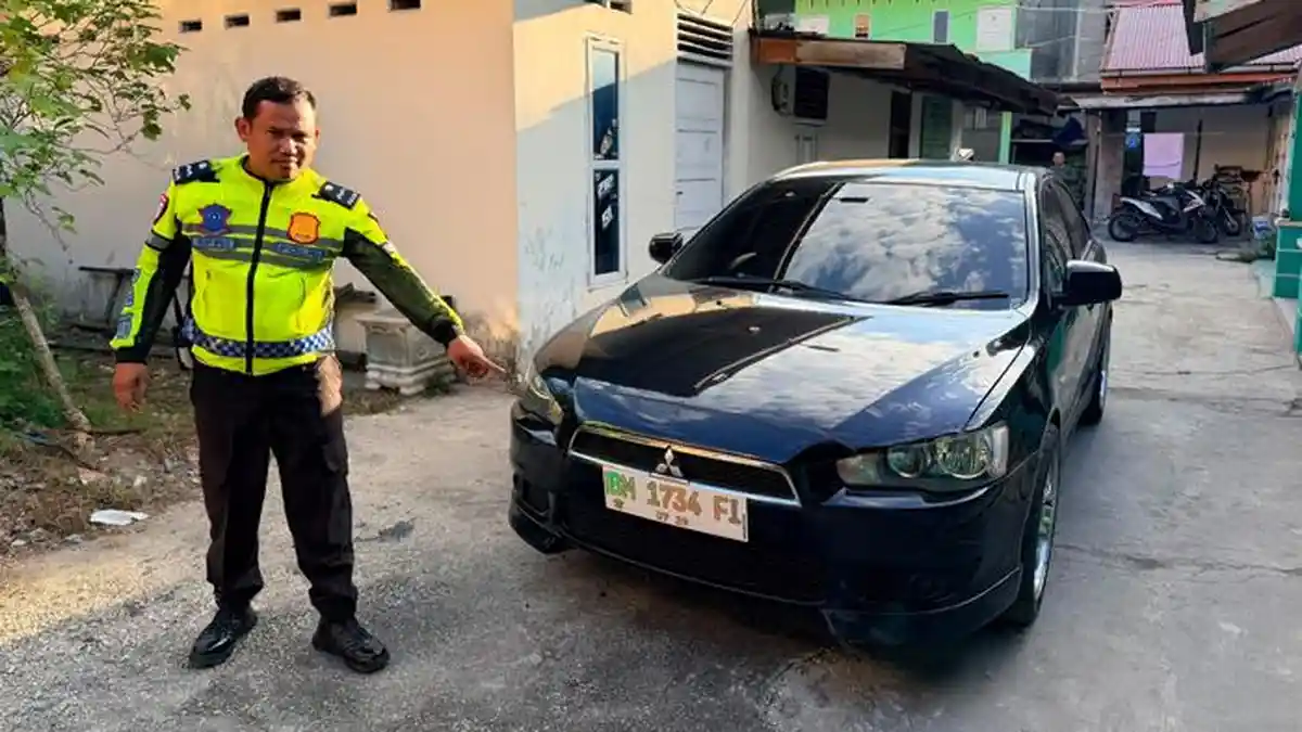 Pengendara Mobil Sedan Pelaku Tabrak Lari di Pekanbaru Diamankan, Ngaku Panik dan Takut - Tribunpekanbaru.com
