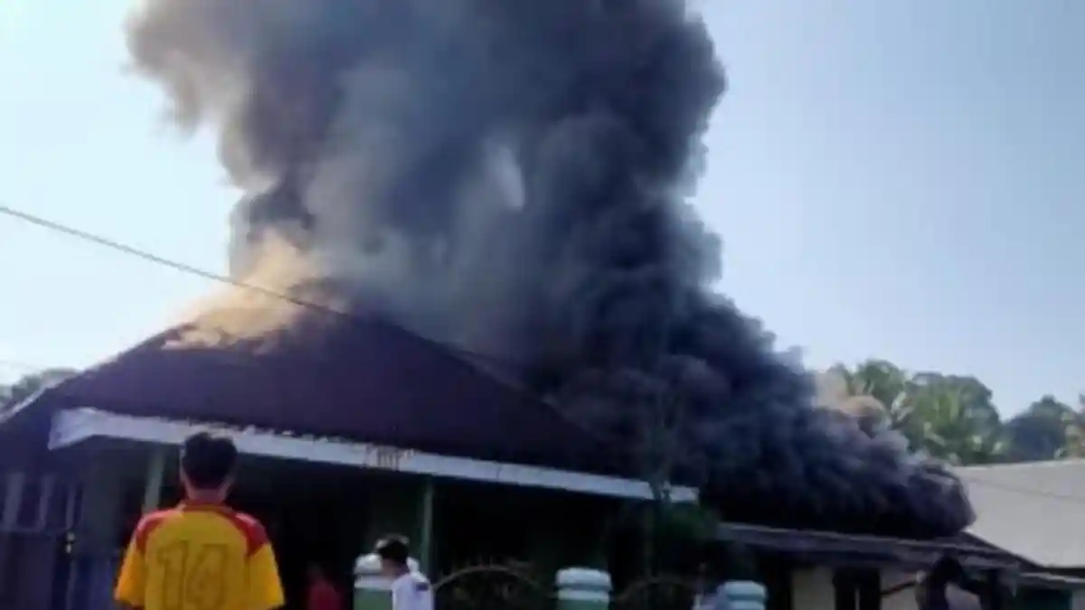 Rumah Hangus Terbakar di Pesisir Barat, Diduga Akibat Korsleting Listrik