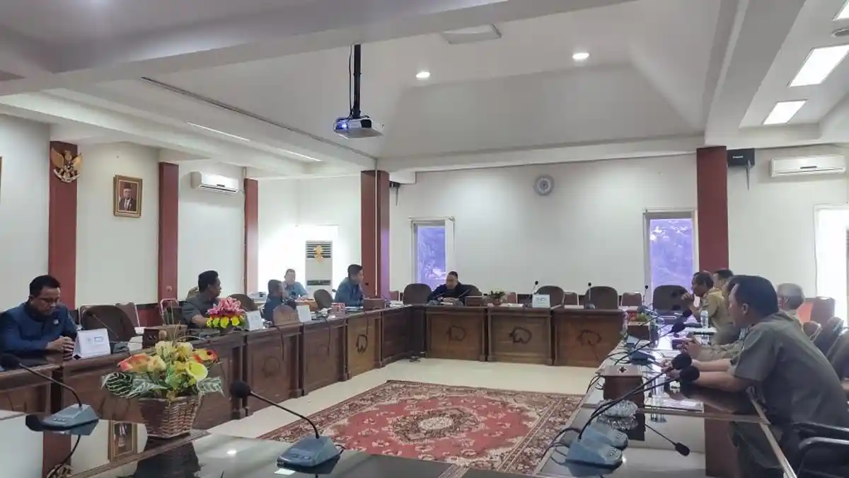 Satpol PP Belitung Bakal Tertibkan Reklame tak Berizin