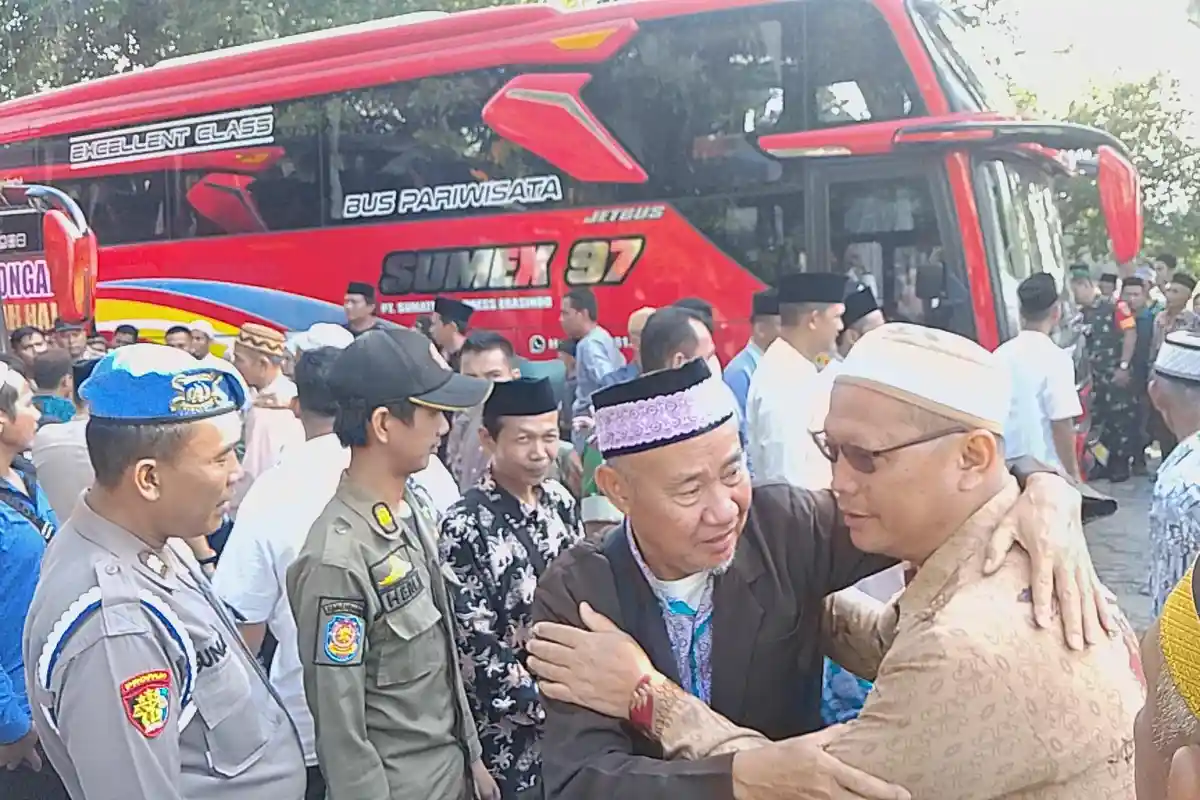 187 Jemaah Haji Tulangbawang Tiba di Masjid Baiturrahman Menggala