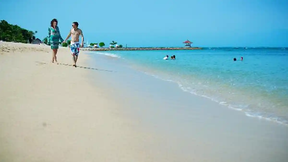 10 Pantai di Indonesia Paling Asyik Menurut Wisatawan
