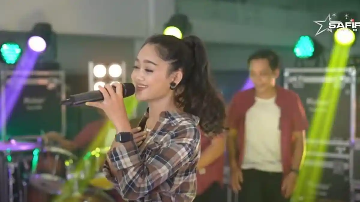 Chord Gitar dan Lirik Lagu Top Topan - Safira Inema: Kulo Pun Angkat Tangan
