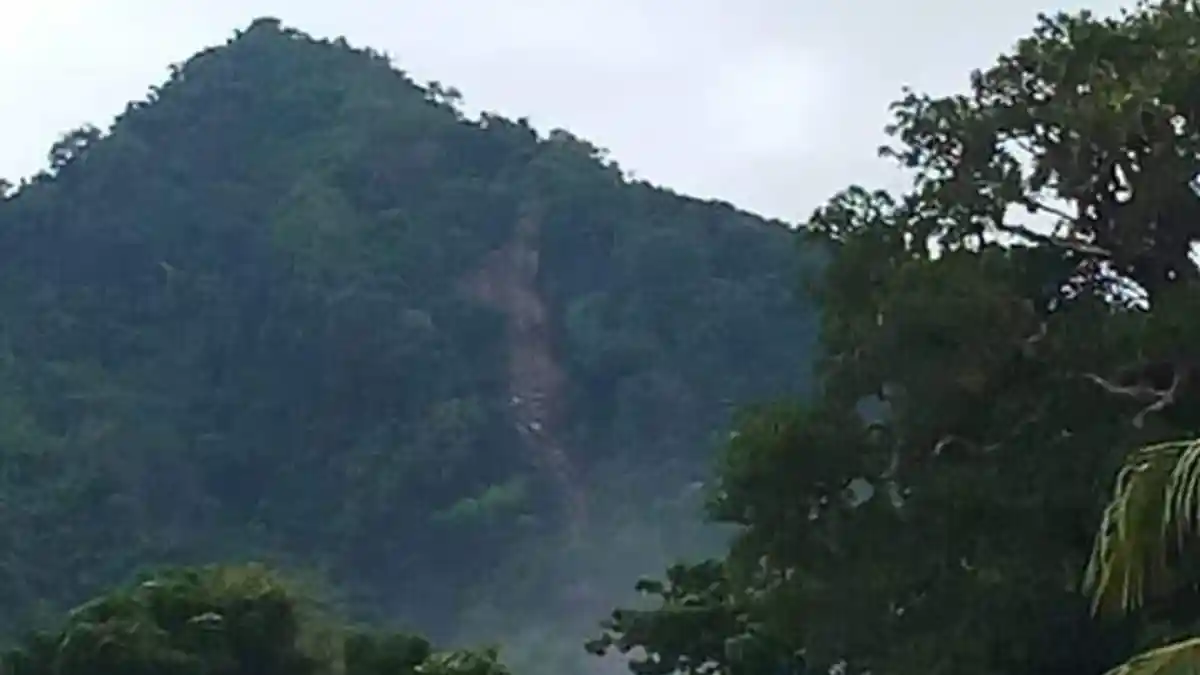 Gemuruh di Lereng Gunung Ternyata Longsor Bikin Panik Warga Riang Kotek