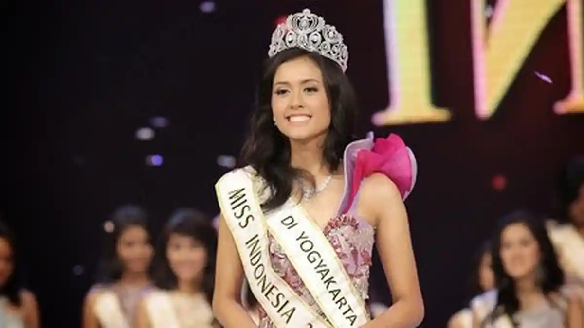 Runner Up II Miss Word 2015 Berbagi Cerita Sukses di Acara IYD Manado 2016