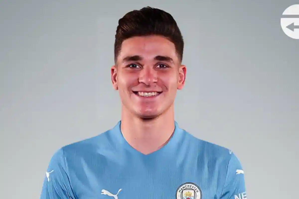 Man City Resmi Rekrut Adik Tingkat Lionel Messi, Julian Alvarez: Dikontrak 5 Tahun