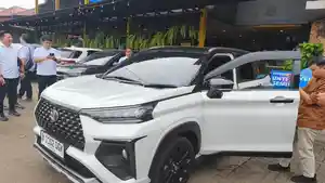 PELUNCURAN-New-Veloz-Hybrid-EV.jpg