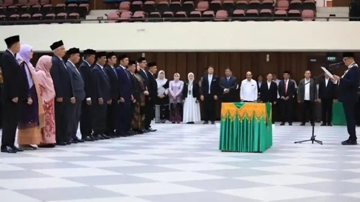 Rektor USK Lantik 12 Dekan dan Direktur Sekolah Pascasarjana - Serambinews.com