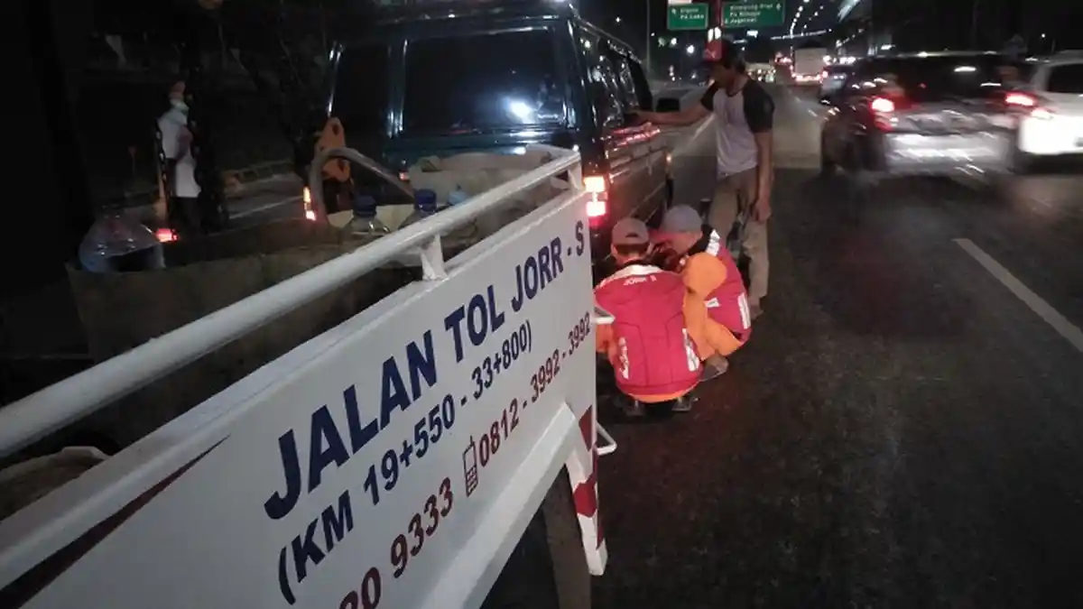 Pertanyakan Layanan Derek Resmi Tol Lingkar Luar, Petugas Pasang Tarif Rp 200.000