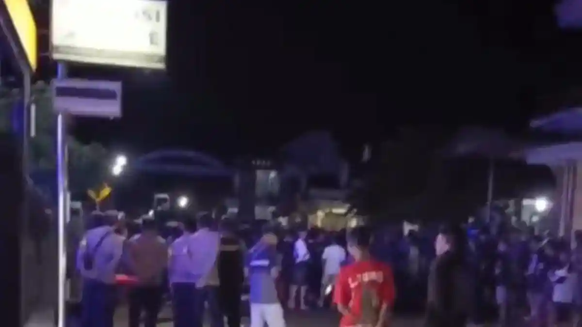 RATUSAN Orang dari Perguruan Silat Rusak Polsek, 3 Polisi Terluka,Motif Pertengkaran Antar Perguruan