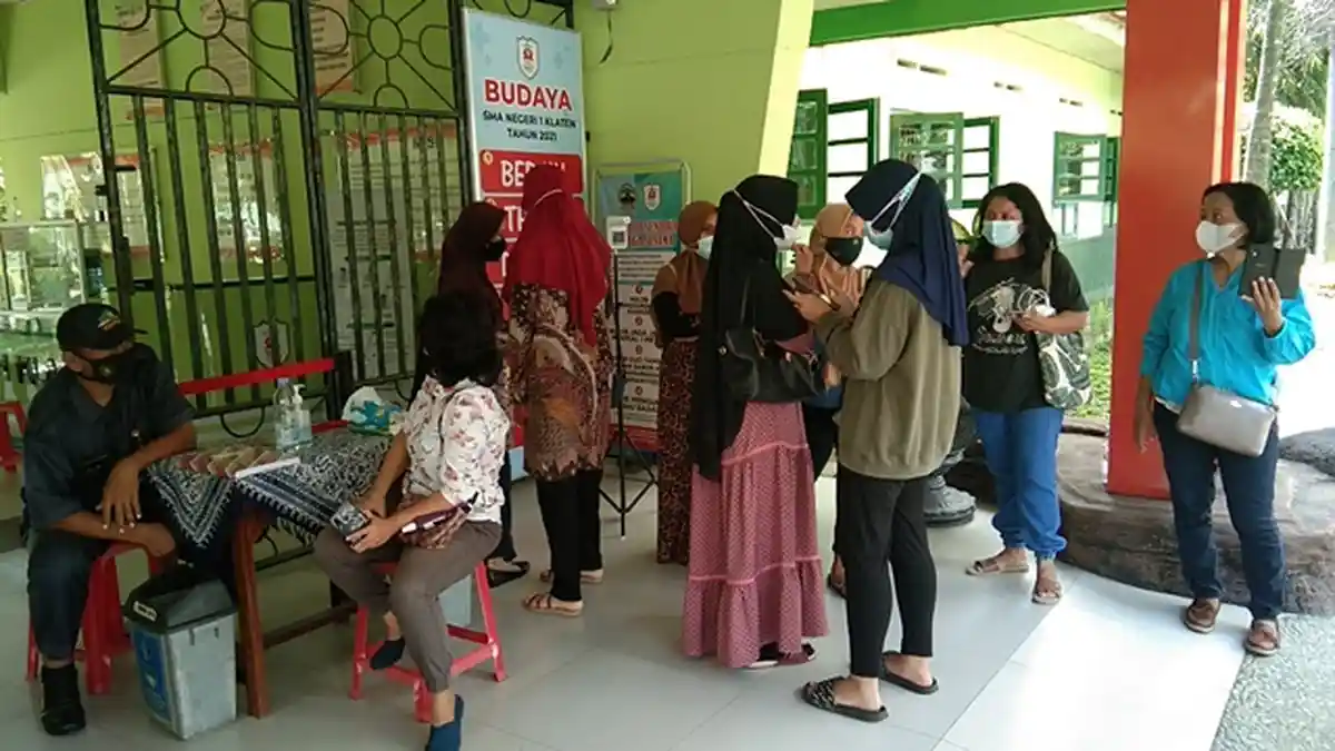 PPDB di SMAN 1 Klaten, Belasan Emak-emak Protes Kebijakan Zonasi Khusus