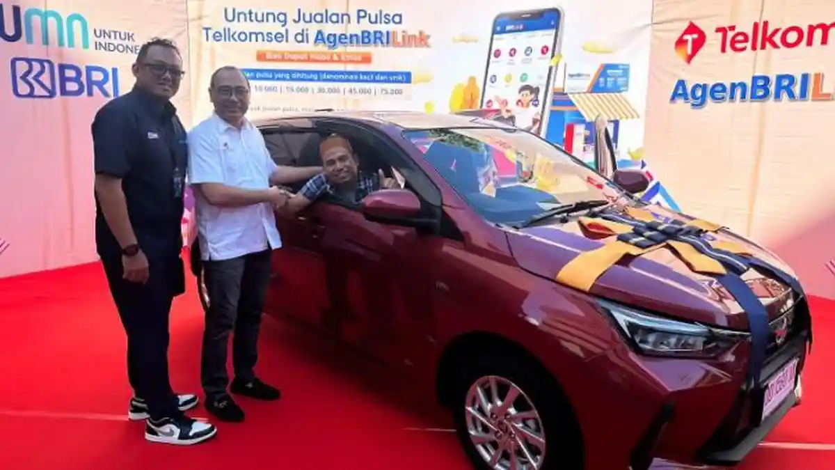 BRI Berikan Hadiah Pemenang Program 'Untung Jualan Pulsa Telkomsel' di AgenBRILink Periode 2023