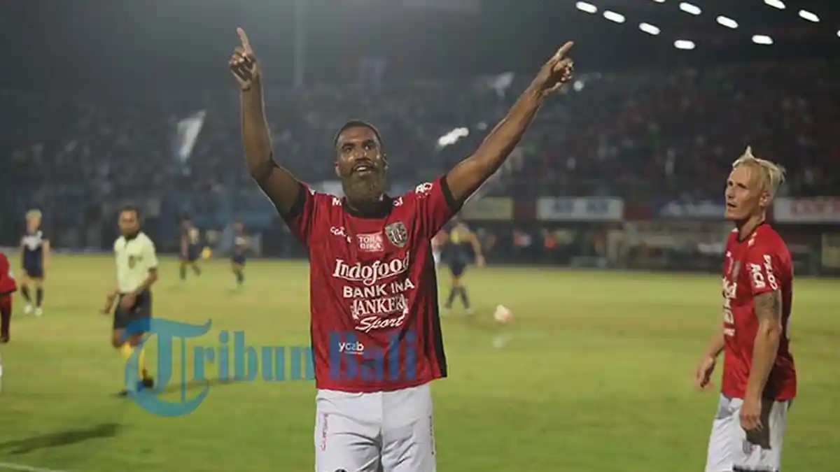 Diminta Kembali Suporter Perkuat Bali United, Sylvano Comvalius Sampaikan Pesan Mendalam Ini