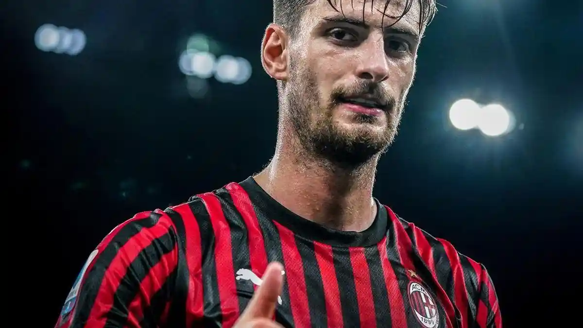 Matteo Gabbia, Pagar di Lini Belakang AC Milan, Titisan Thiago Silva, Jaminan Maldini & Massara