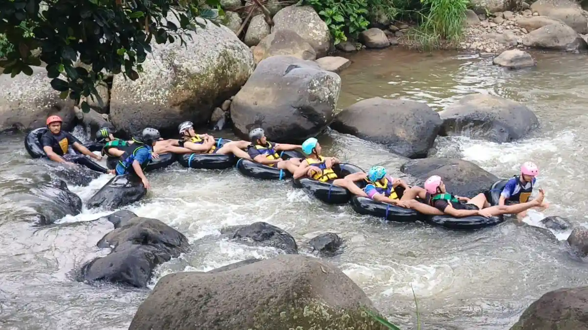 Mengenal River Tubing, Fasilitas Bermain Air di Objek Wisata Cadas Ngampar Ciamis
