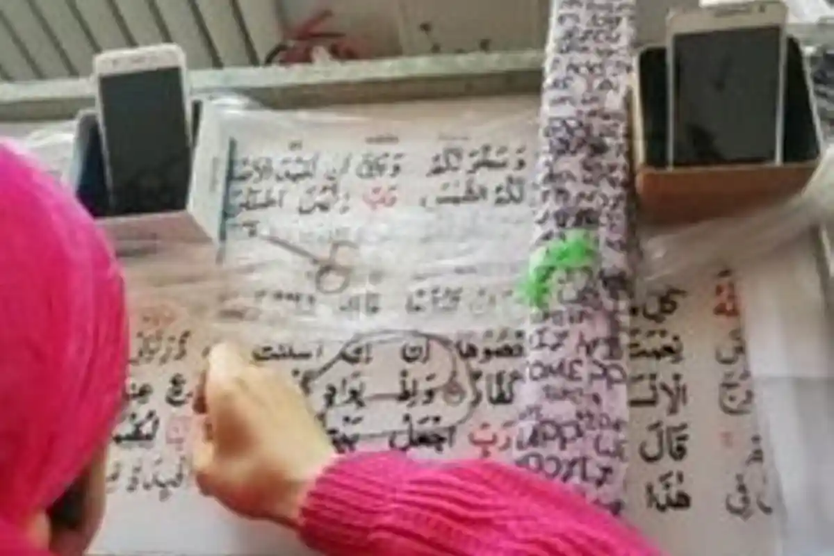 Pengusaha Tionghoa Sumbangkan Alquran Raksasa dari Sulaman, Mushaf 17 Meter