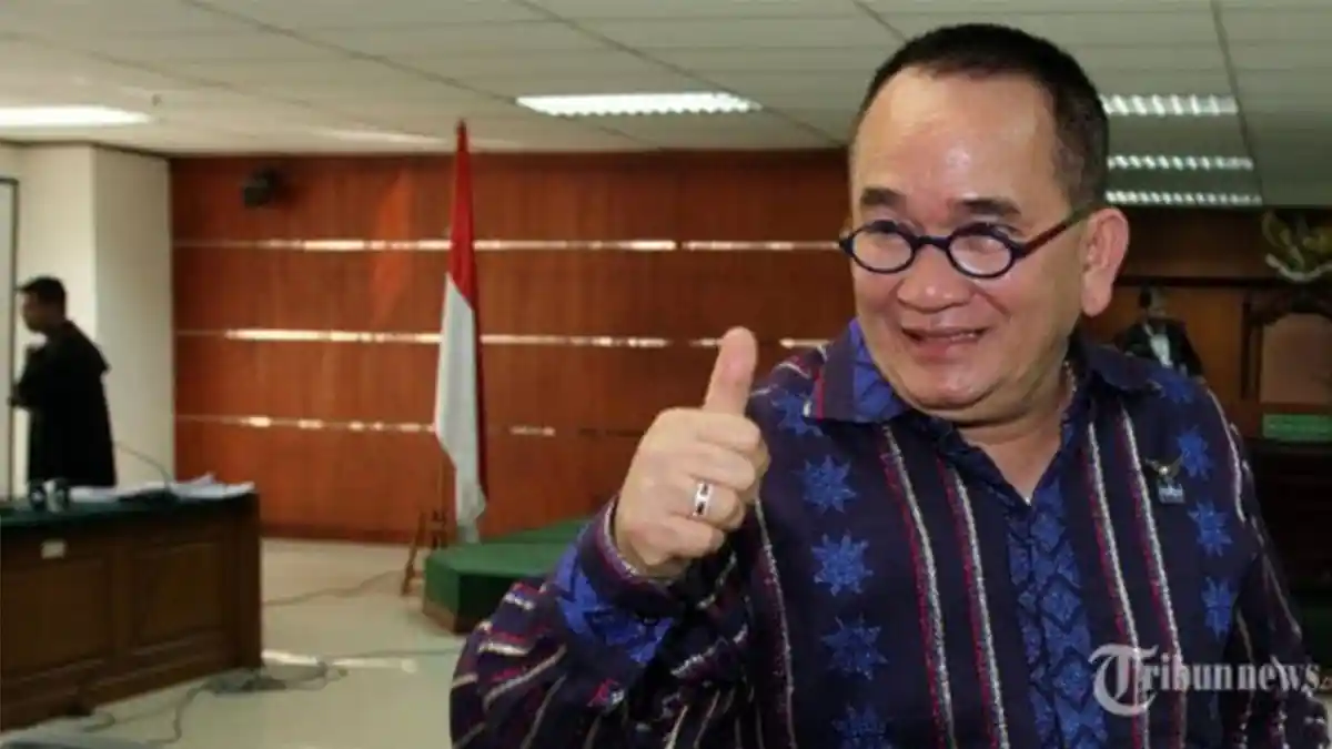 Ruhut Sitompul: Percaya pada Pak Jokowi, Rupiah Wajar Merosot 10% tapi Inflasi Minus 0,05%