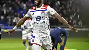 penyerang-olympique-lyon-moussa-dembele.jpg