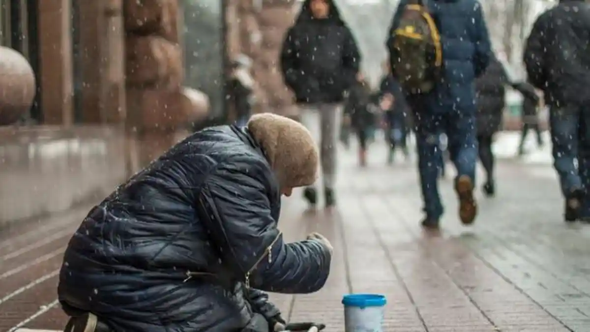 Heboh! Berakting Jadi Pengemis di Tempat Wisata, Aktor Ini Berhasil Kumpulkan Uang Ratusan Juta