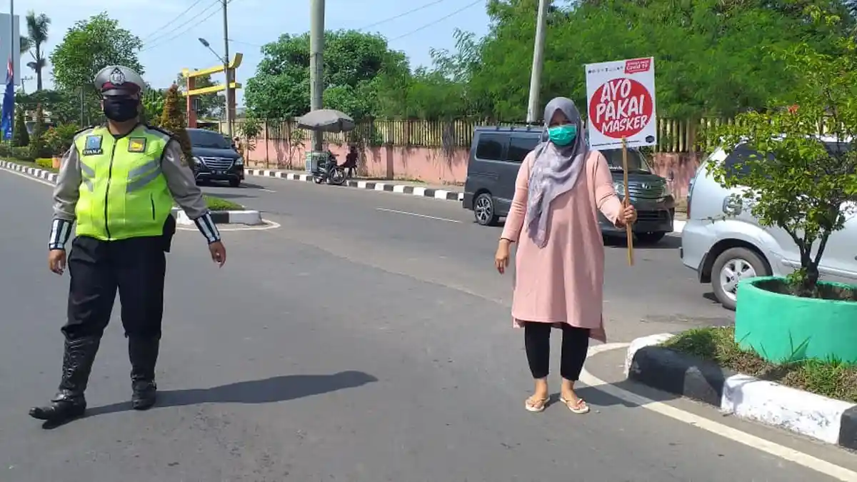 Puluhan Orang Terjaring Razia Masker di Jambi, Bukan Denda Tapi Ini Hukumannya