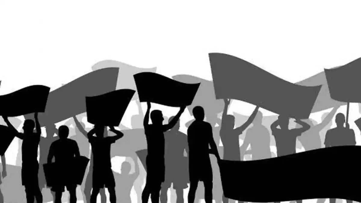 BREAKING NEWS :Kerusuhan Kembali Pecah di Papua, Demonstran Bakar Rumah Hingga Kantor Pemerintahan