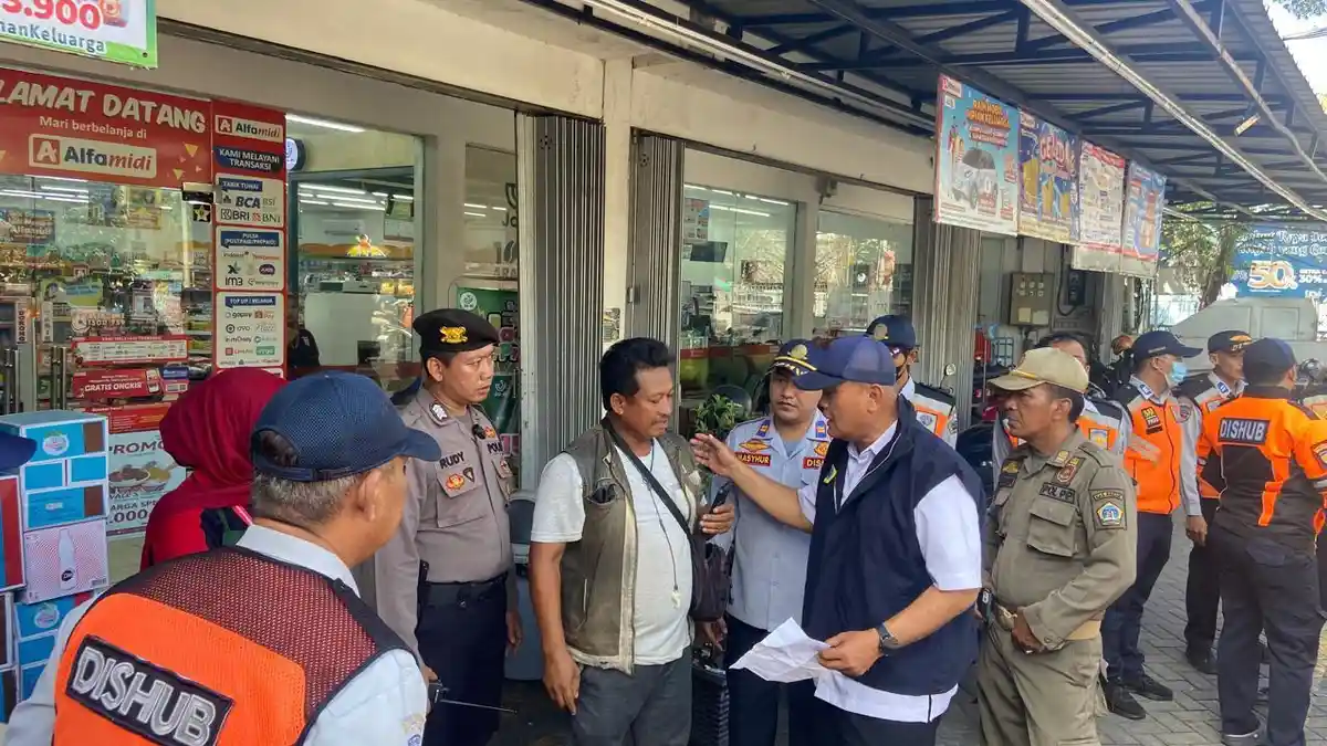 Keberadaan Juru Parkir Liar di Gresik Sudah Meresahkan Masyarakat