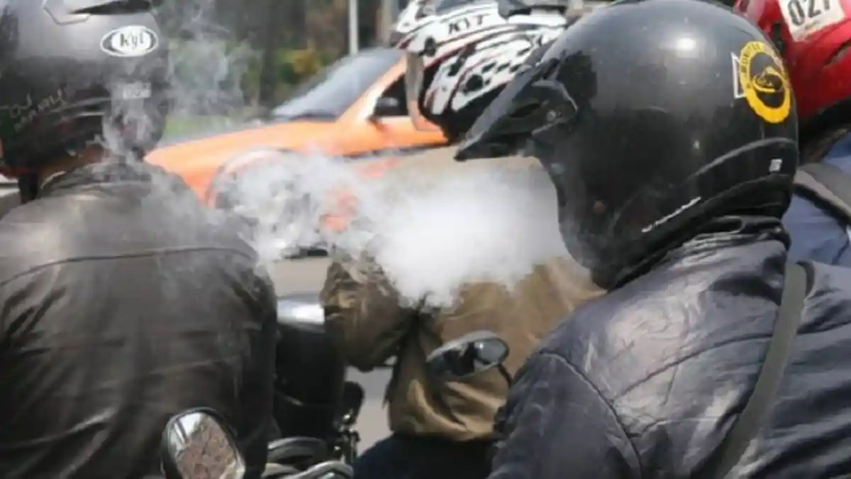 Matikan Rokok Bila Naik Motor, Masih Nekat Bakal Ditilang Polisi