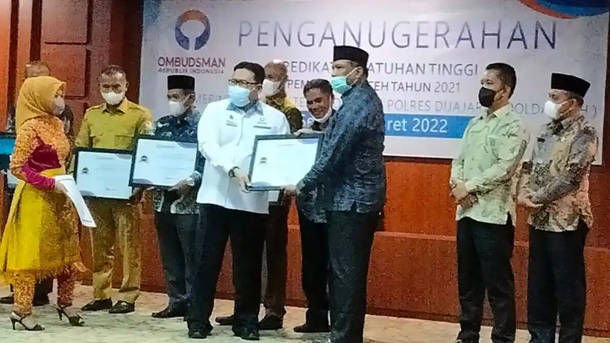 Pemko Lhokseumawe Terima Anugerah Predikat Kepatuhan Tertinggi dari Ombudsman