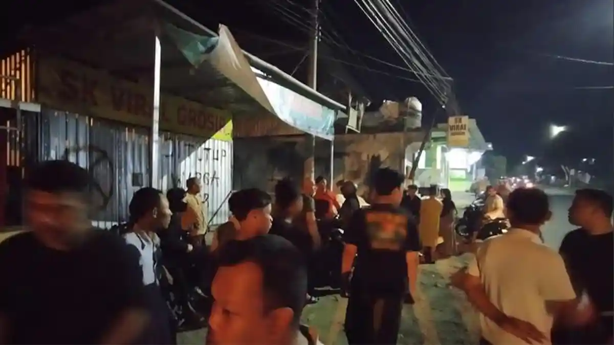 Warga Geruduk Toko Ikan di Dusun Dukuh Bungah Gresik, Protes Bau Busuk dan Menyengat