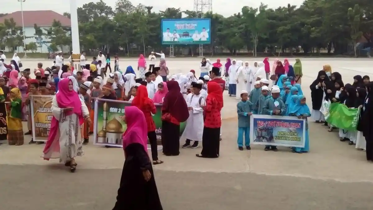 Remaja Masjid dan Siswa TK Meriahkan Pawai Tahun Baru Islam di Maros