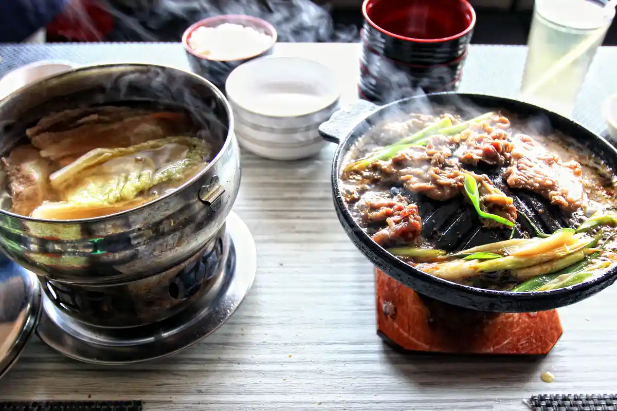 Menikmati Sedapnya Jeongol di Samwon, Ada yang Original dan Pedas