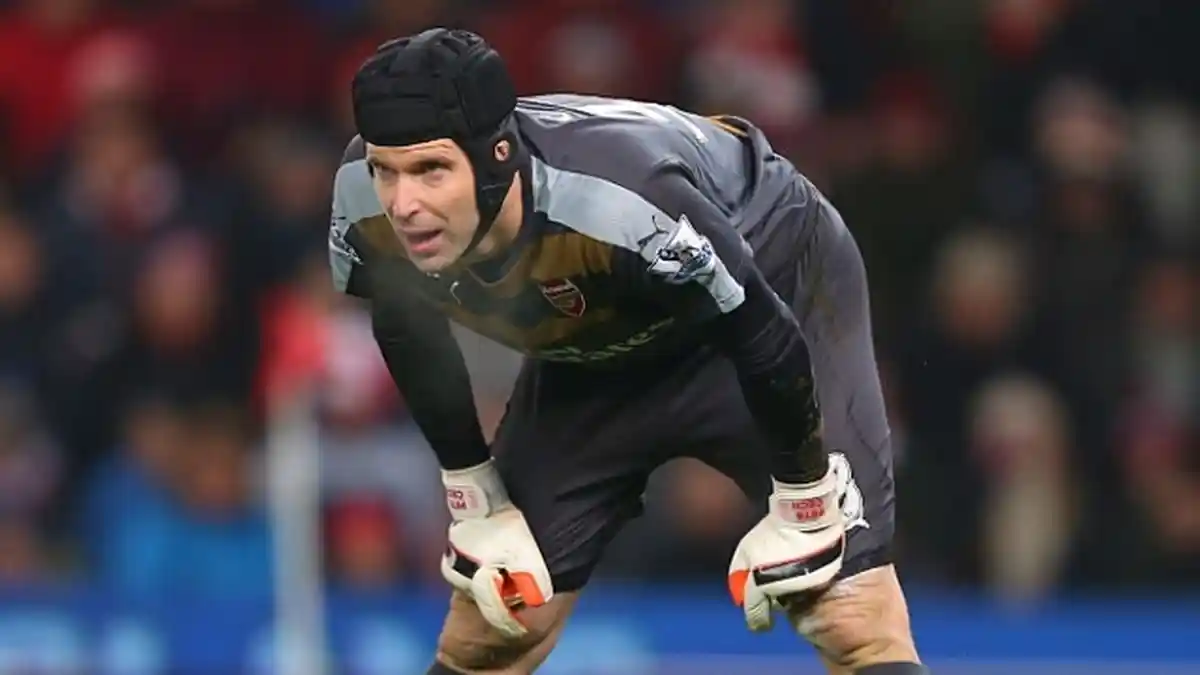 Petr Cech bilang Dalam Sepakbola Apapun Bisa Terjadi