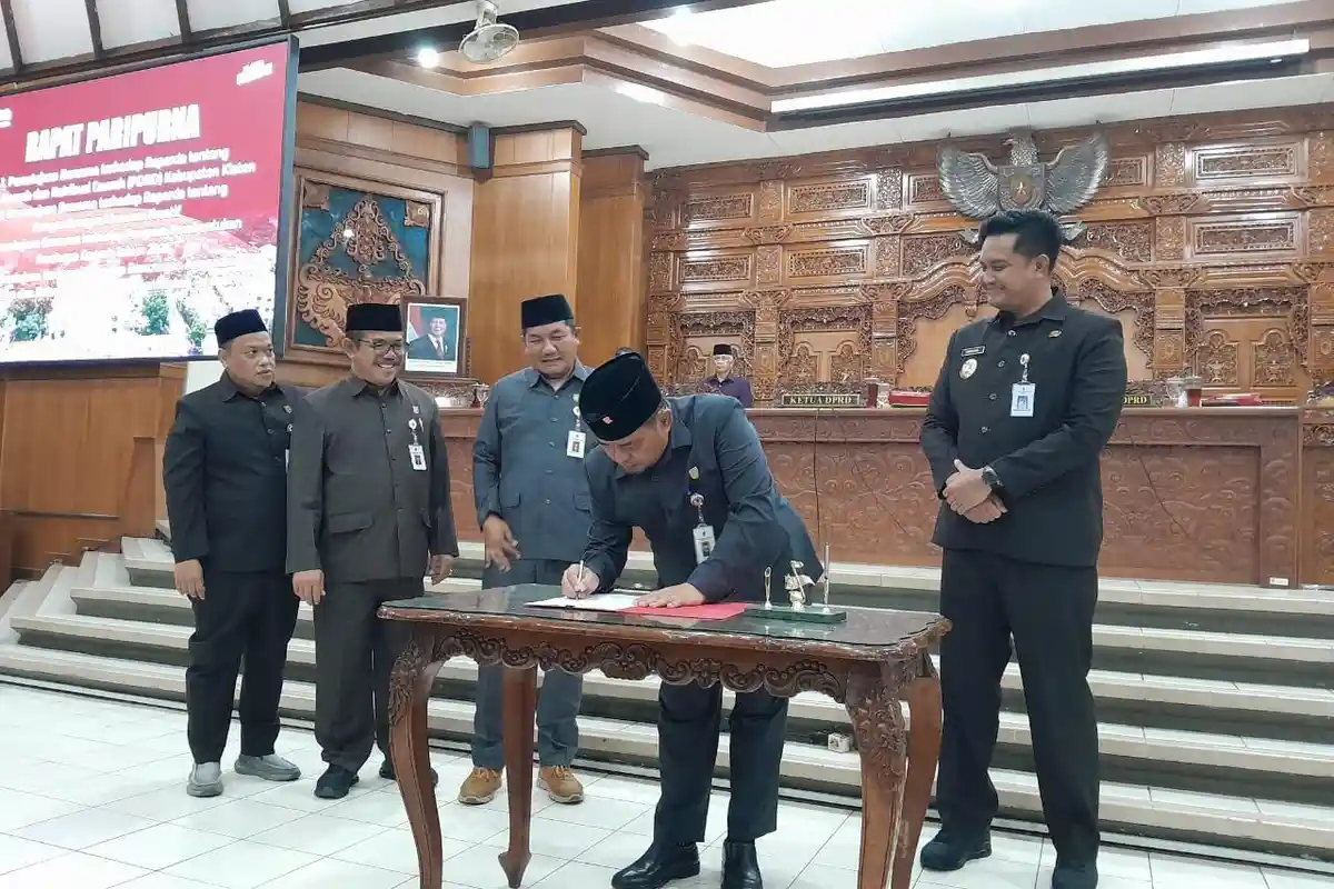 DPRD Klaten Setujui Tiga Raperda Jadi Perda, Bupati Hamenang Pastikan Pajak Tidak Naik