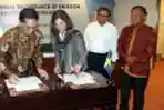 MoU Dirut Semen Indonesia - Dubes Swedia