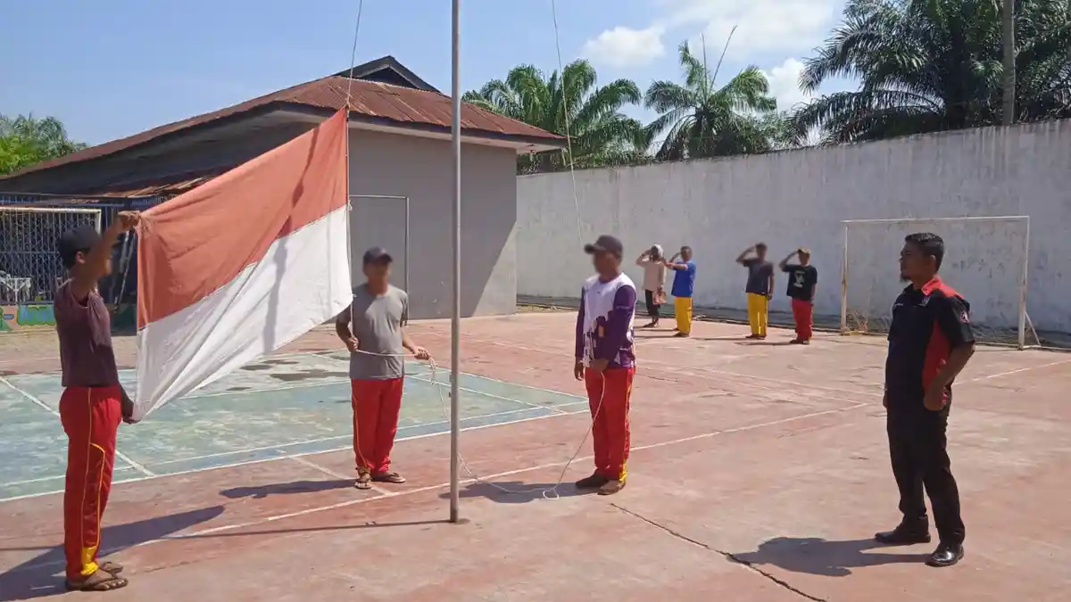 Lapas Labuhan Bilik Laksanakan Latihan Upacara Bendera, Begini Kata Kalapas