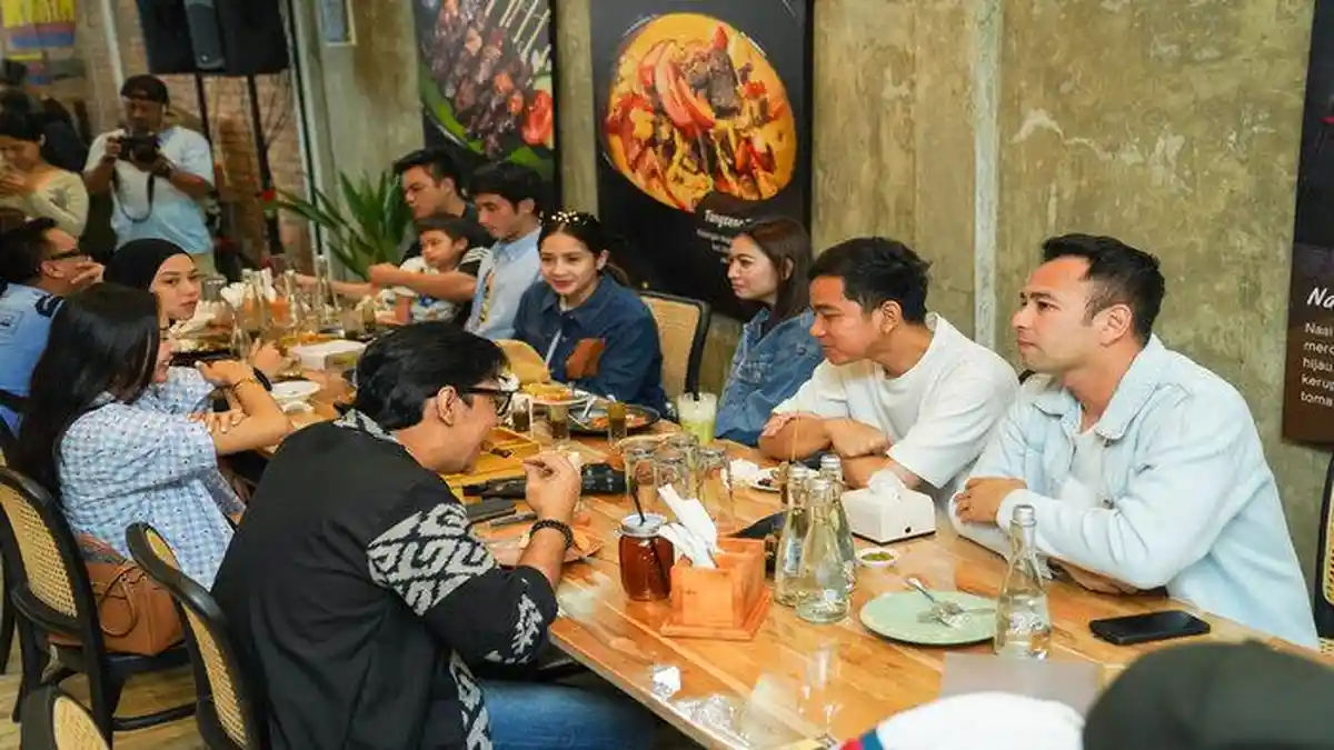 Ajib! Baru Buka, Sate Celup Milik Baim Wong Ditongkrongi Pesohor Negeri