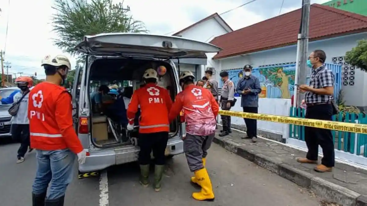BREAKING NEWS : Pasien UGD Ditemukan Meninggal di Selokan Depan RSUD Wonosari