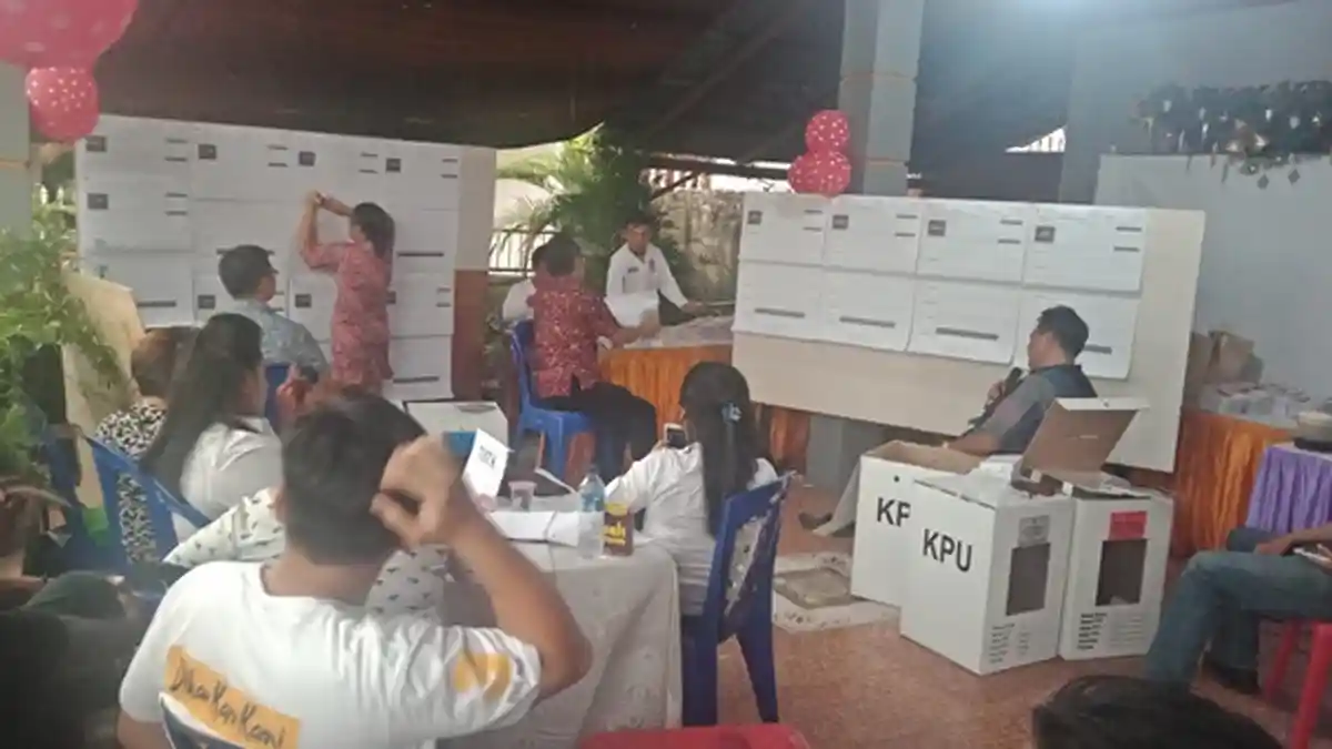 PDI P Nasdem Bersaing Ketat di TPS Vicky Lumentut, Jokowi Unggul Telak