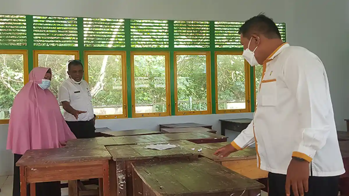 Bupati Citra Kunjungan Kerja ke Beberapa Sekolah Wilayah Kayong Utara