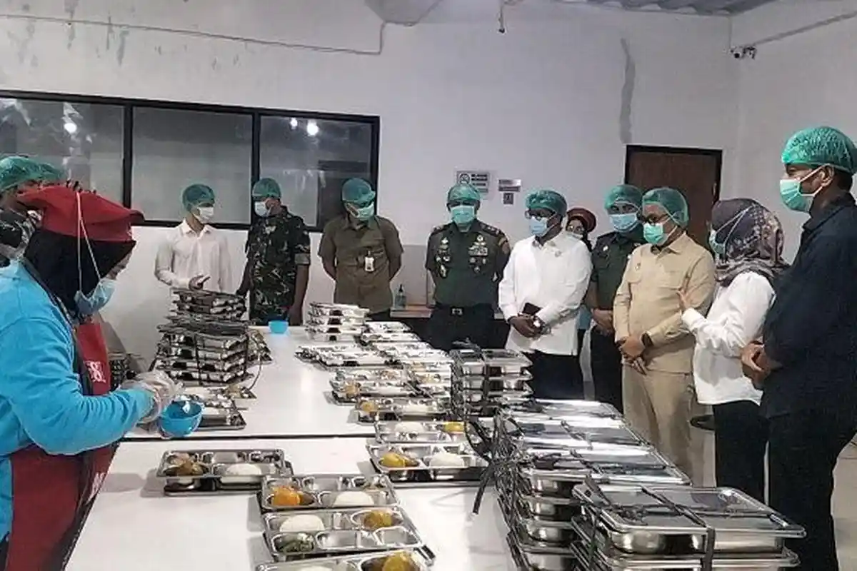 Program Unggulan Presiden Prabowo, Ace Hasan Tinjau Dapur Makan Bergizi Gratis di Tapos Depok 
