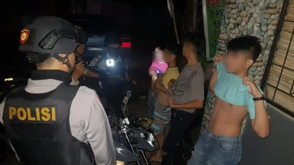 Tim Patroli Polresta Manado Bubarkan Pesta Miras, 4 Remaja Digeledah