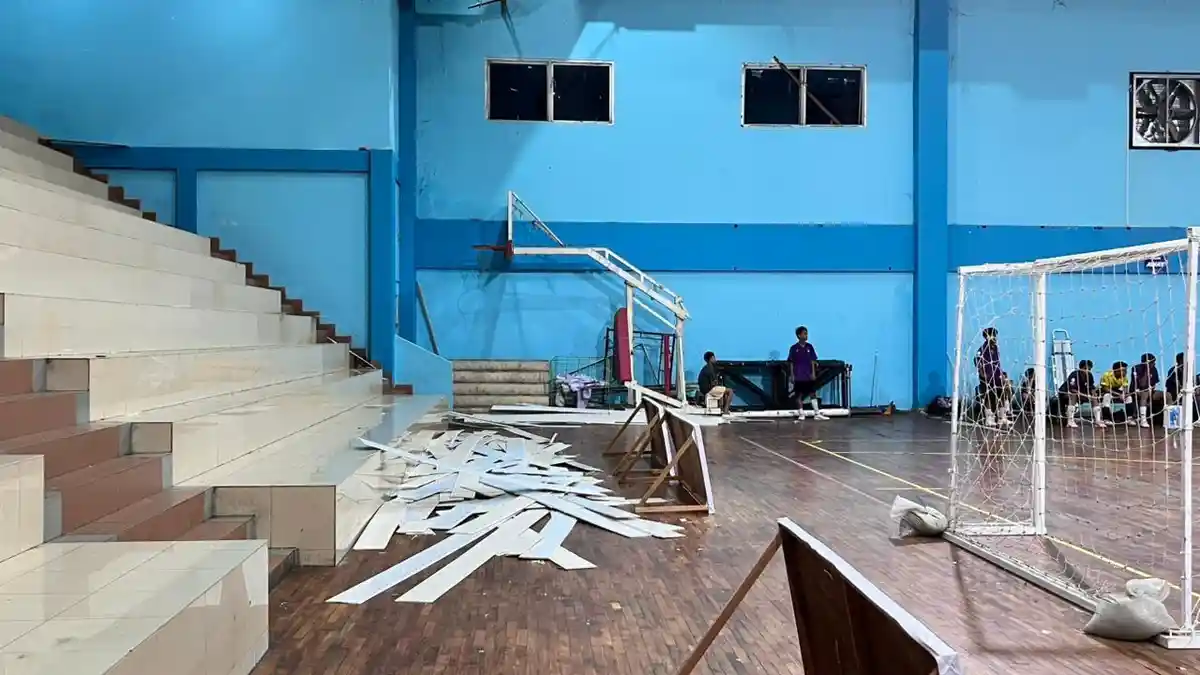 Plafon GOR Pemuda Berau Ambruk, Wabup Gamalis Peringatkan Kontraktor