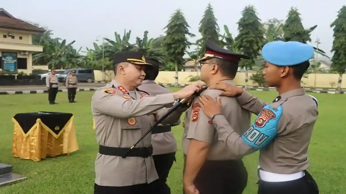 Kabag SDM Polres OKU Selatan Gunawan SH Dianugerahi Pangkat AKBP