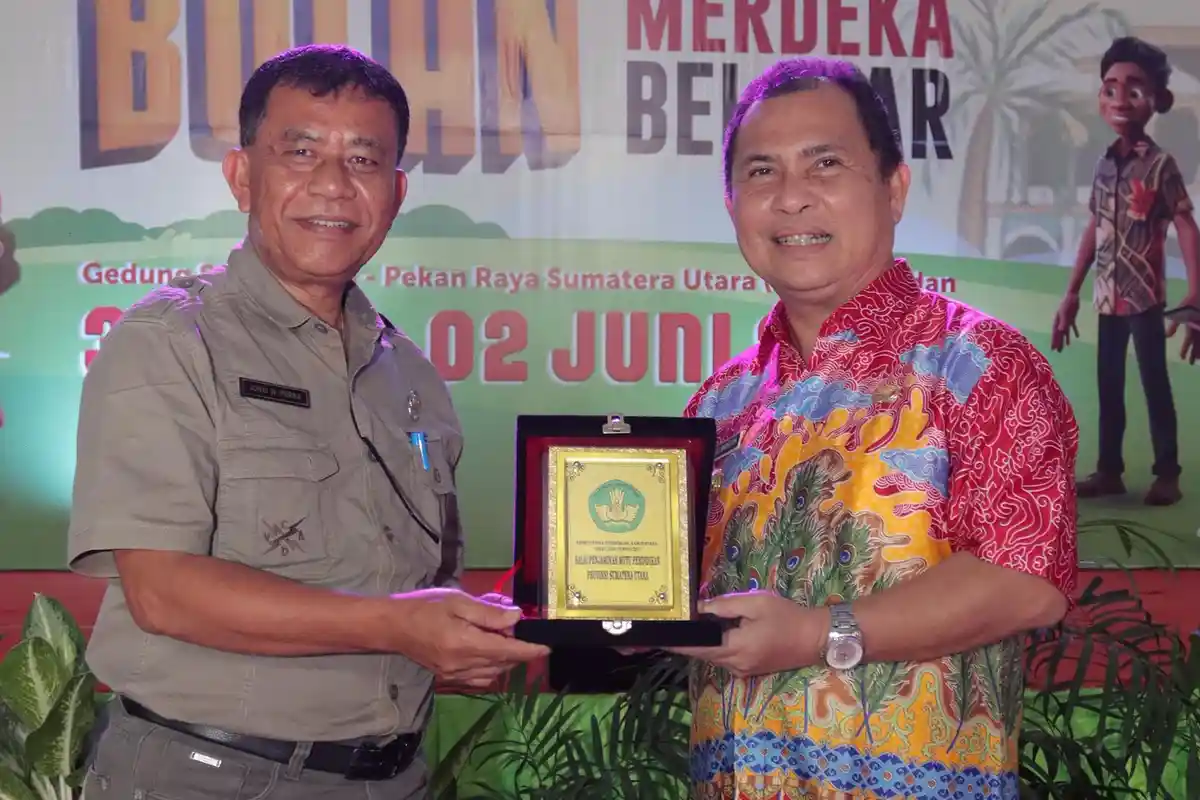 Pj Bupati Dairi Tandatangani Komitmen PPDB Tahun 2024 Berjalan Objektif, Transparan dan Akuntabel