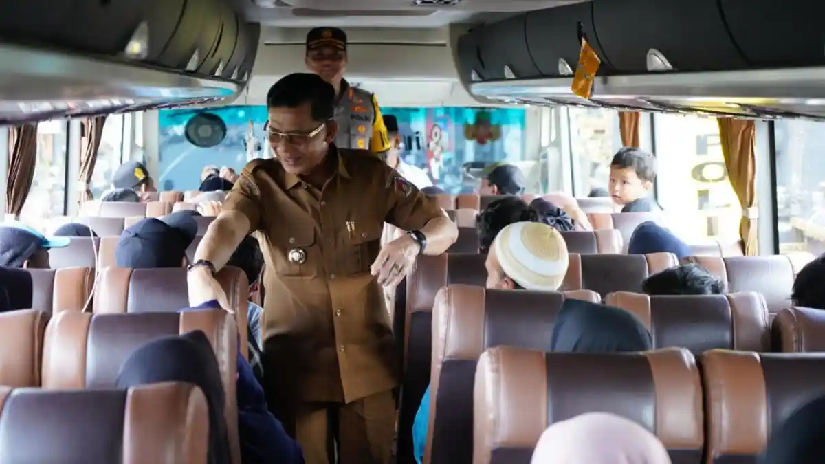 Arus Mudik Di Bali, Bupati Klungkung Titip Pesan Kerukunan Dan Keselamatan Saat Lepas Pemudik