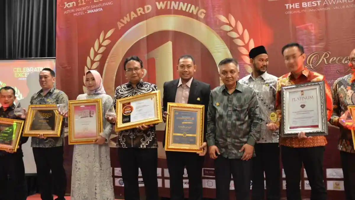 Harry Hikmat Raih Best in Professional dan Leadership 2019