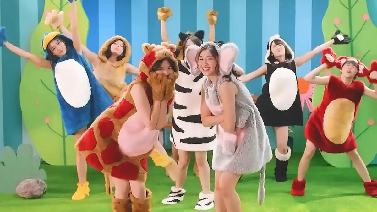 Terlalu Gemas! JKT48 New Era Special Performance Video - Kebun Binatang Saat Hujan
