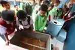 Toilet Pengompos Solusi Mengurangi Limbah Kotoran di Sungai