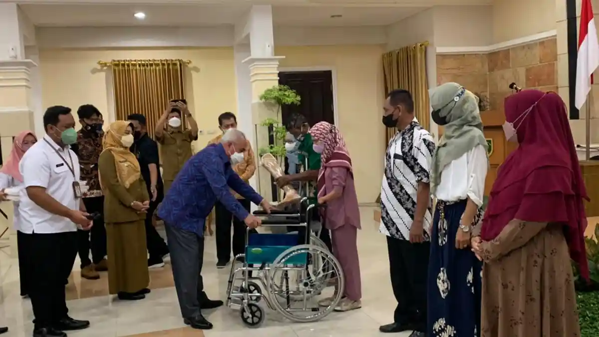Peringatan Hari Disabilitas di Berau, Bupati Sri Juniarsih Beri Bantuan Penunjang